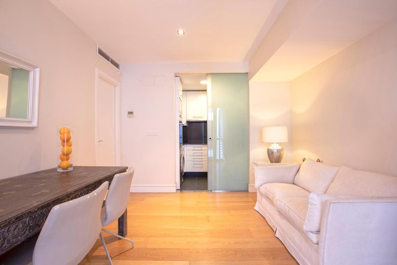 Acogedor Apartamento Junto A La Catedral By Rent Me Málaga Kültér fotó