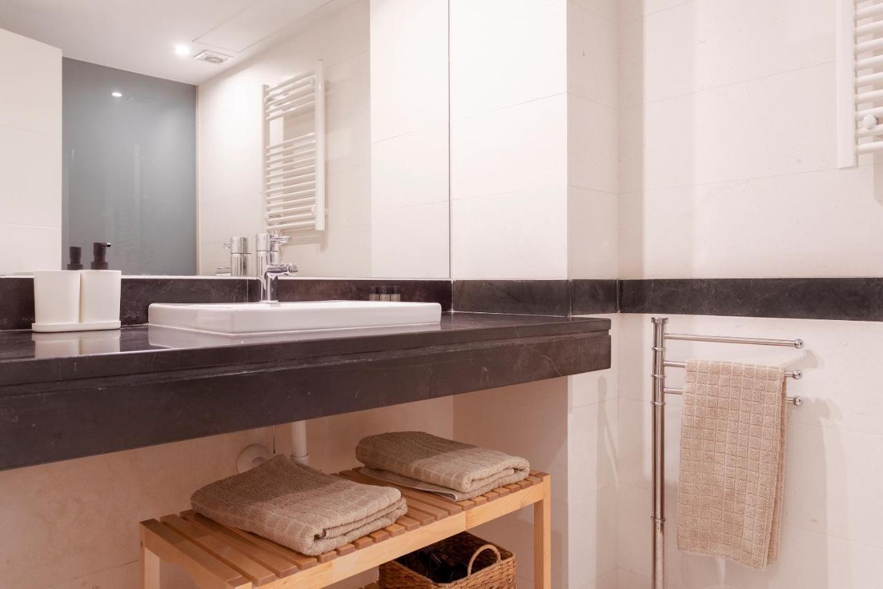 Acogedor Apartamento Junto A La Catedral By Rent Me Málaga Kültér fotó